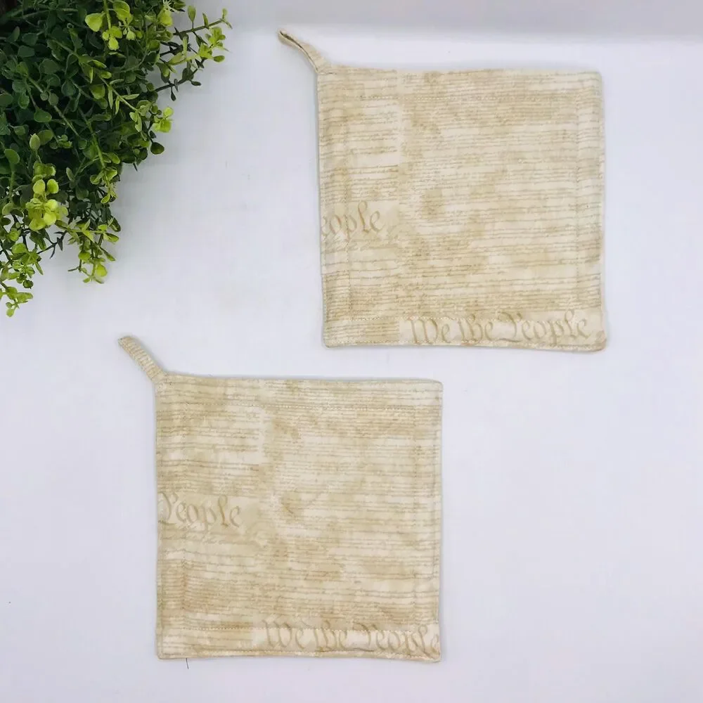 2 Square Potholders, Neutral We The People Patriotic Kitchen 7x7 Inches